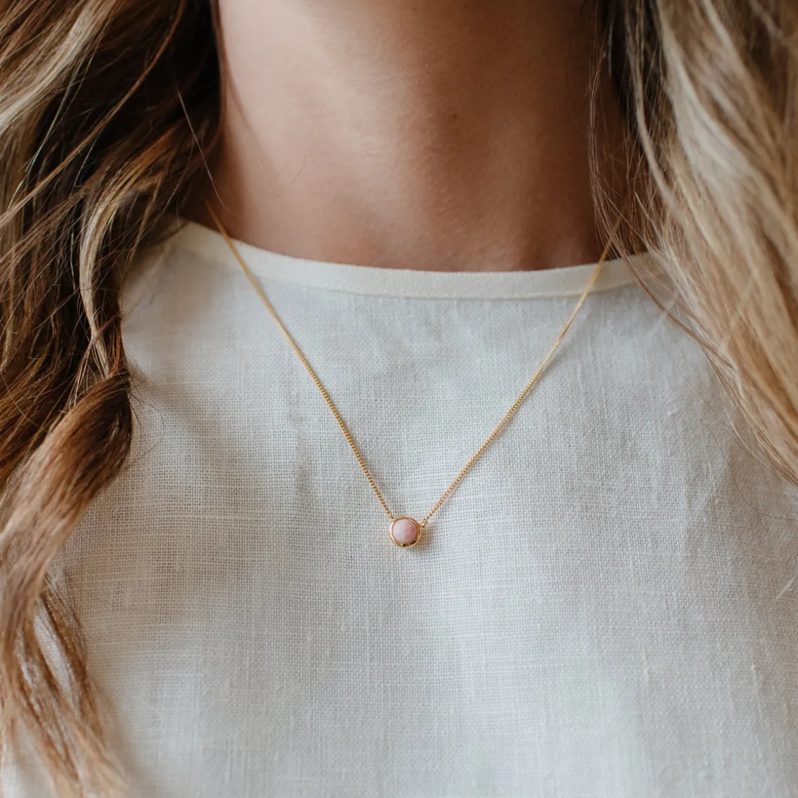DAINTY LEGACY NECKLACE - PINK OPAL & GOLD