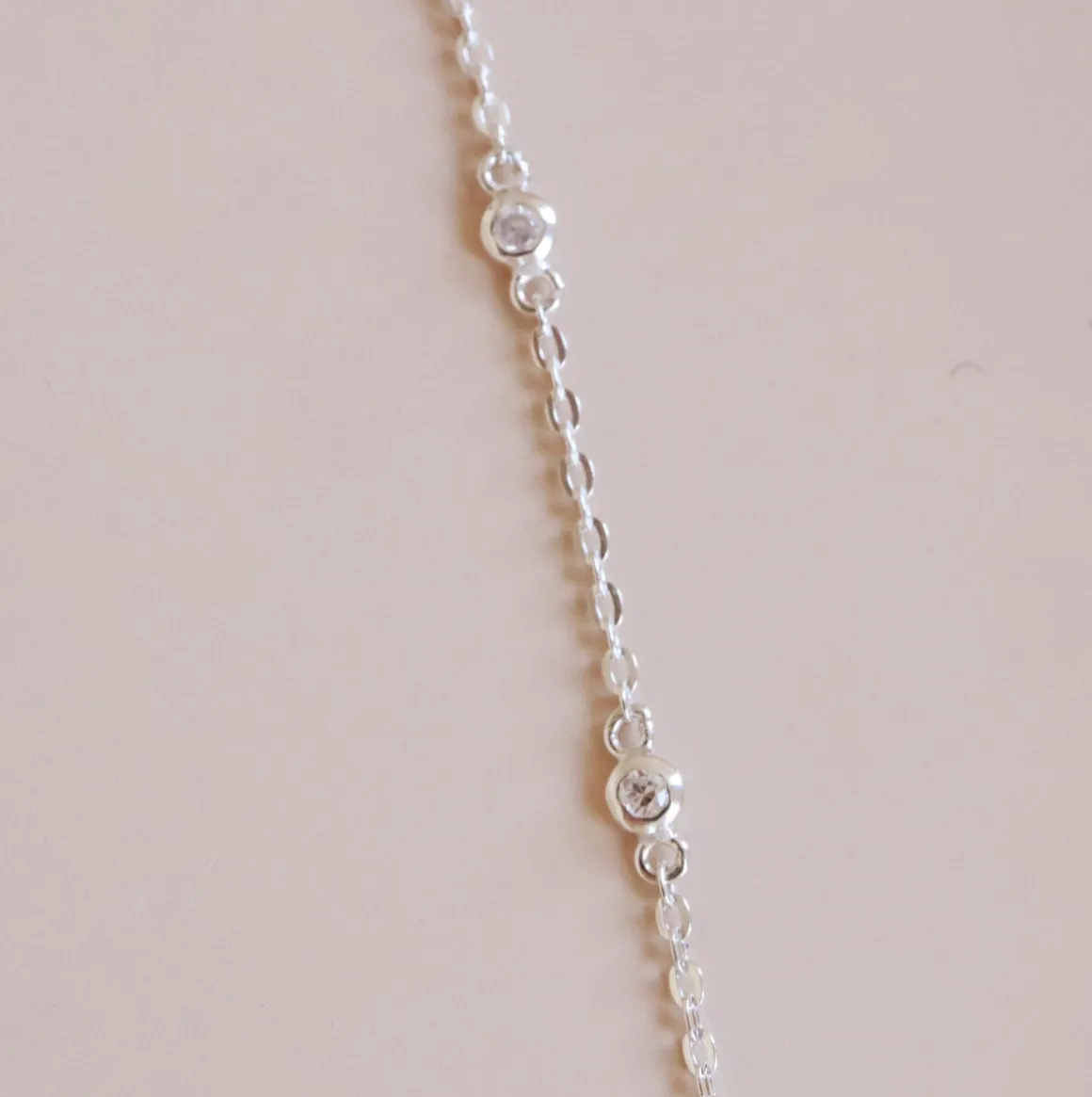 DAINTY RADIANT LARIAT NECKLACE - CUBIC ZIRCONIA