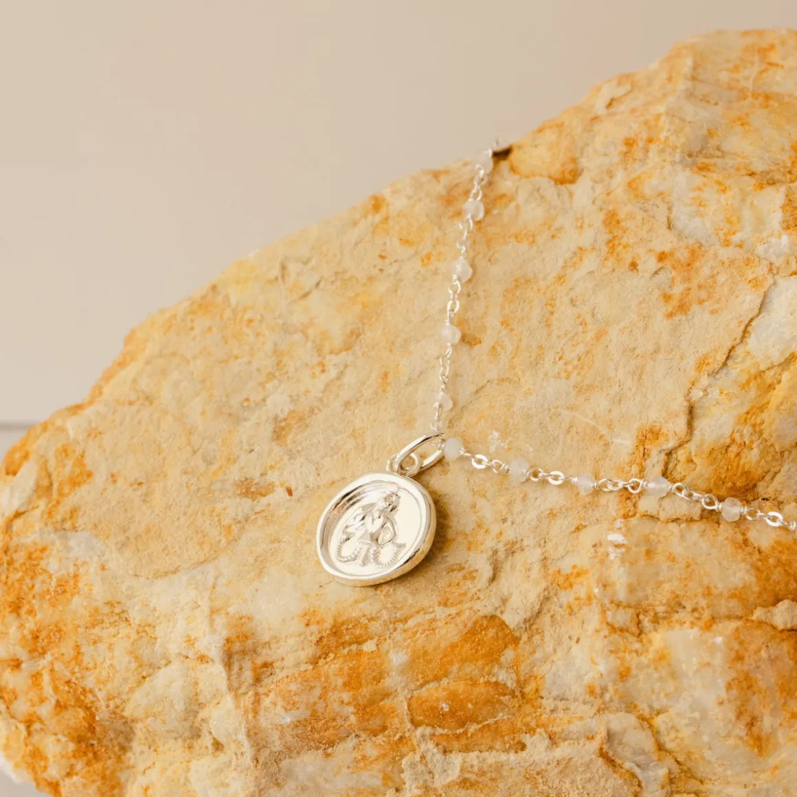 DREAM AQUARIUS MEDALLION