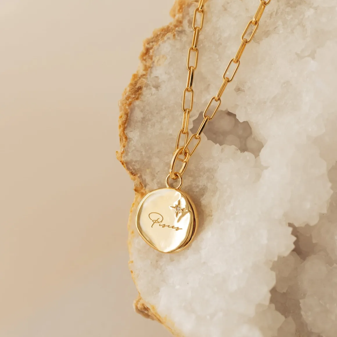 DREAM PISCES MEDALLION