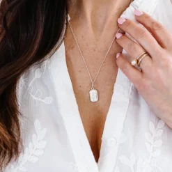 FRAICHE AUGUST BIRTH FLOWER NECKLACE - GLADIOLUS - SILVER