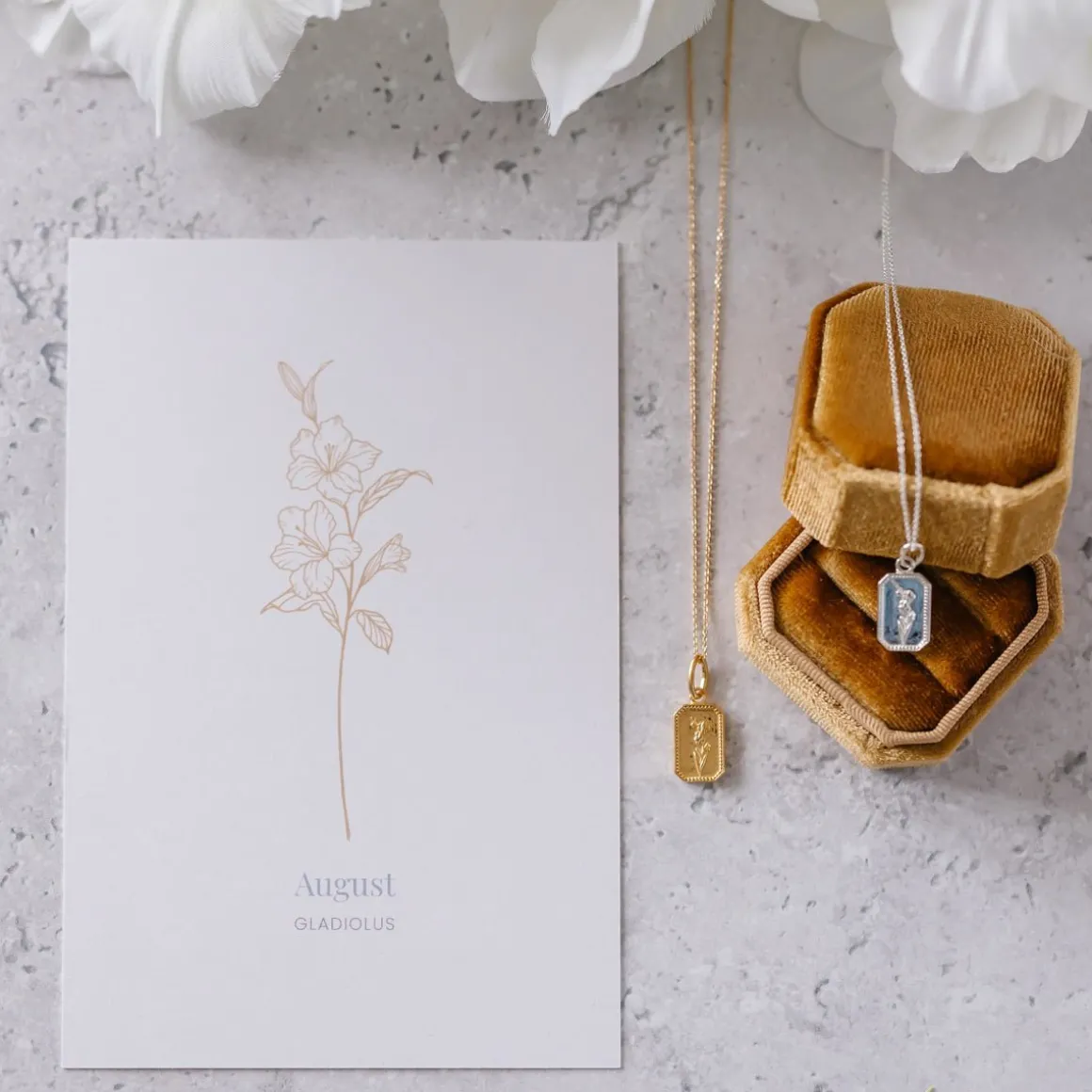 FRAICHE AUGUST BIRTH FLOWER NECKLACE - GLADIOLUS - SILVER