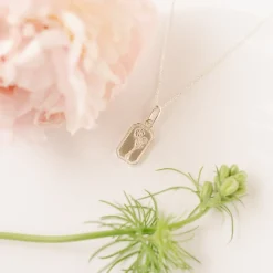 FRAICHE FEBRUARY BIRTH FLOWER NECKLACE - PRIMROSE - SILVER