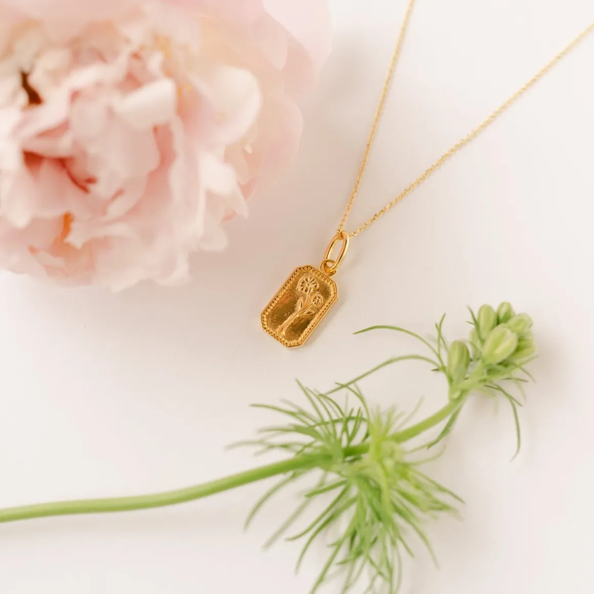 FRAICHE FEBRUARY BIRTH FLOWER NECKLACE - PRIMROSE - GOLD