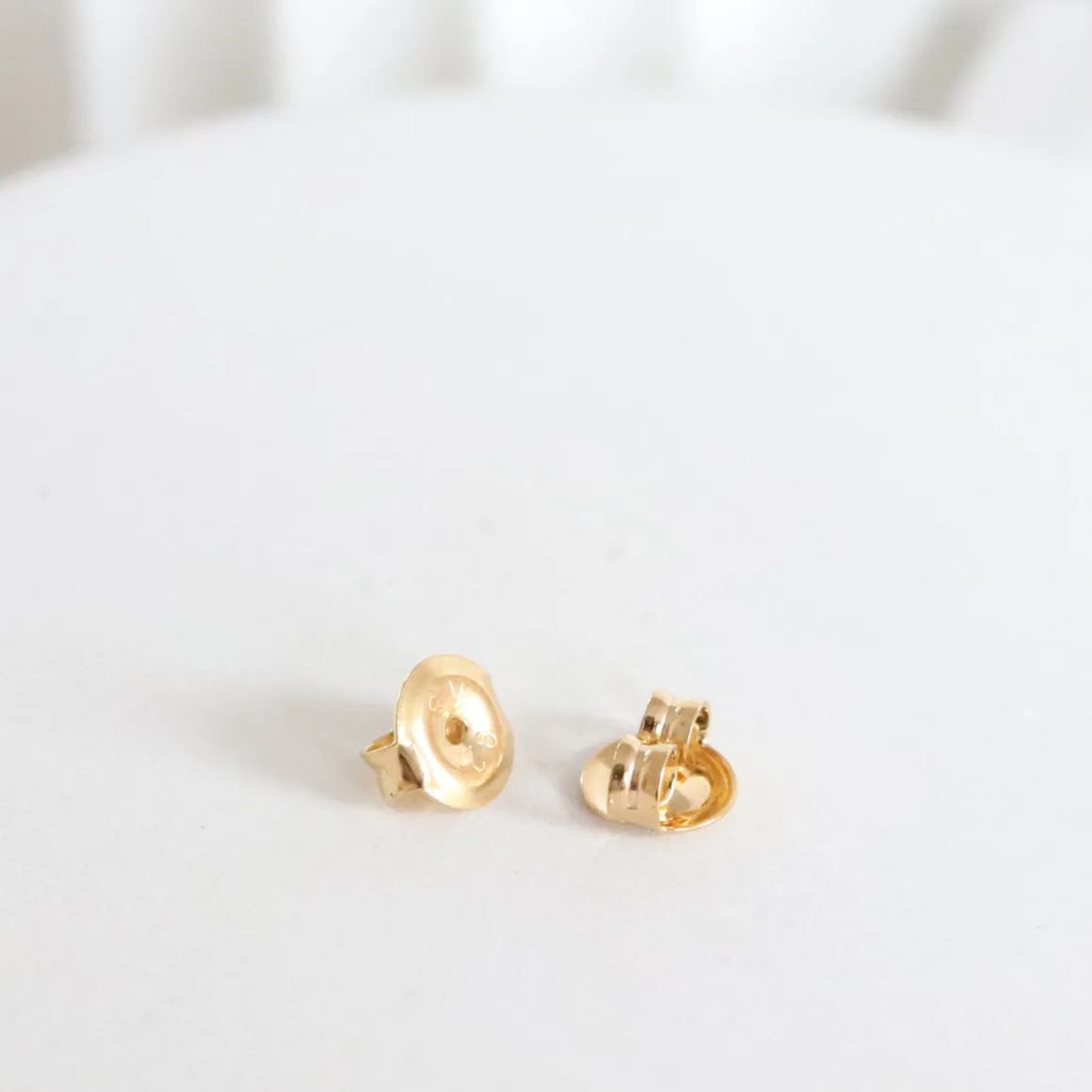 FRAICHE GLOBE STUDS - GOLD