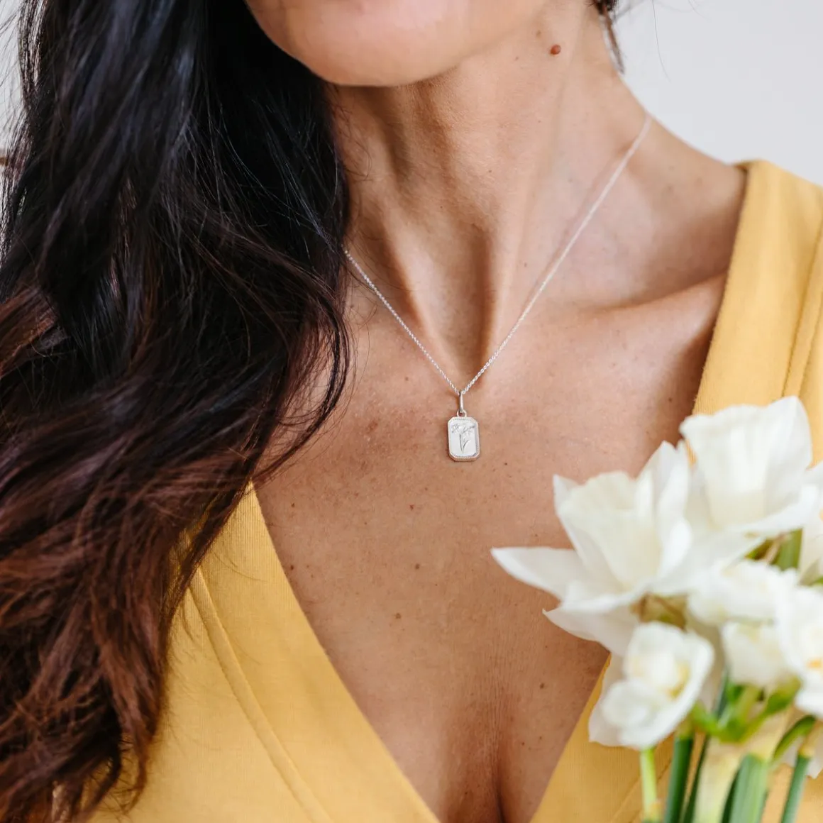 FRAICHE MARCH BIRTH FLOWER NECKLACE - DAFFODIL - SILVER