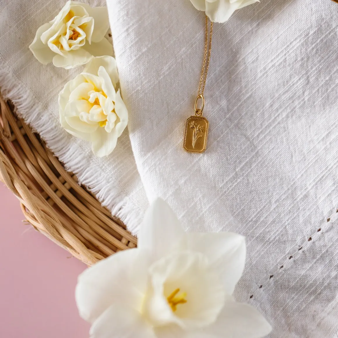 FRAICHE MARCH BIRTH FLOWER NECKLACE - DAFFODIL - GOLD