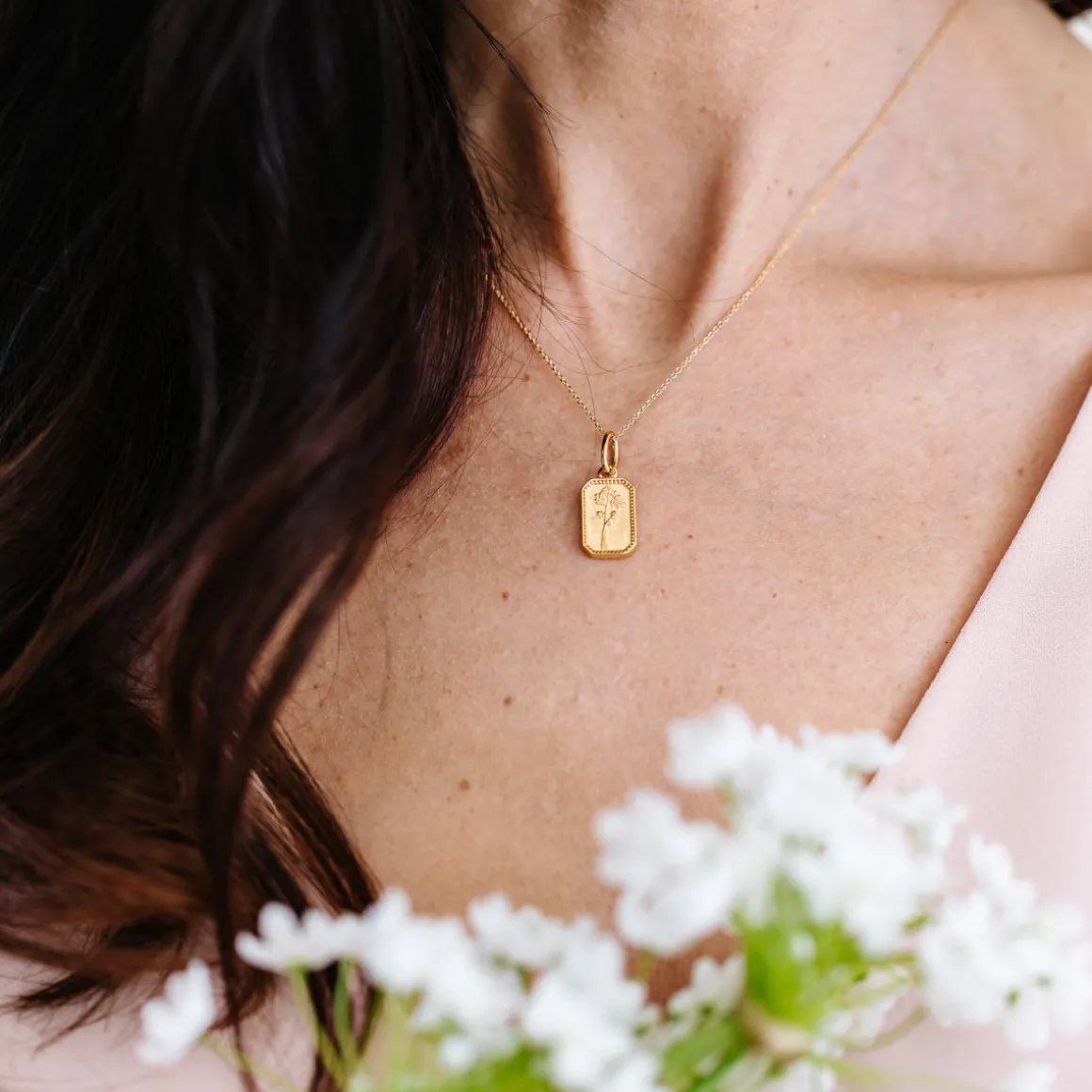 FRAICHE MAY BIRTH FLOWER NECKLACE - HAWTHORNE - GOLD