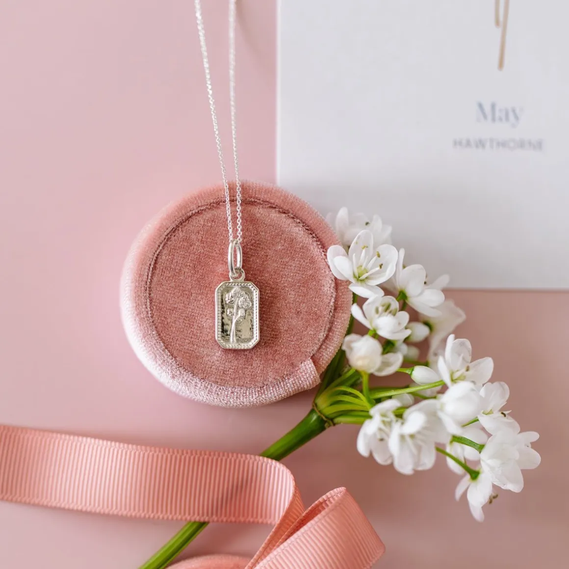FRAICHE MAY BIRTH FLOWER NECKLACE - HAWTHORNE - SILVER