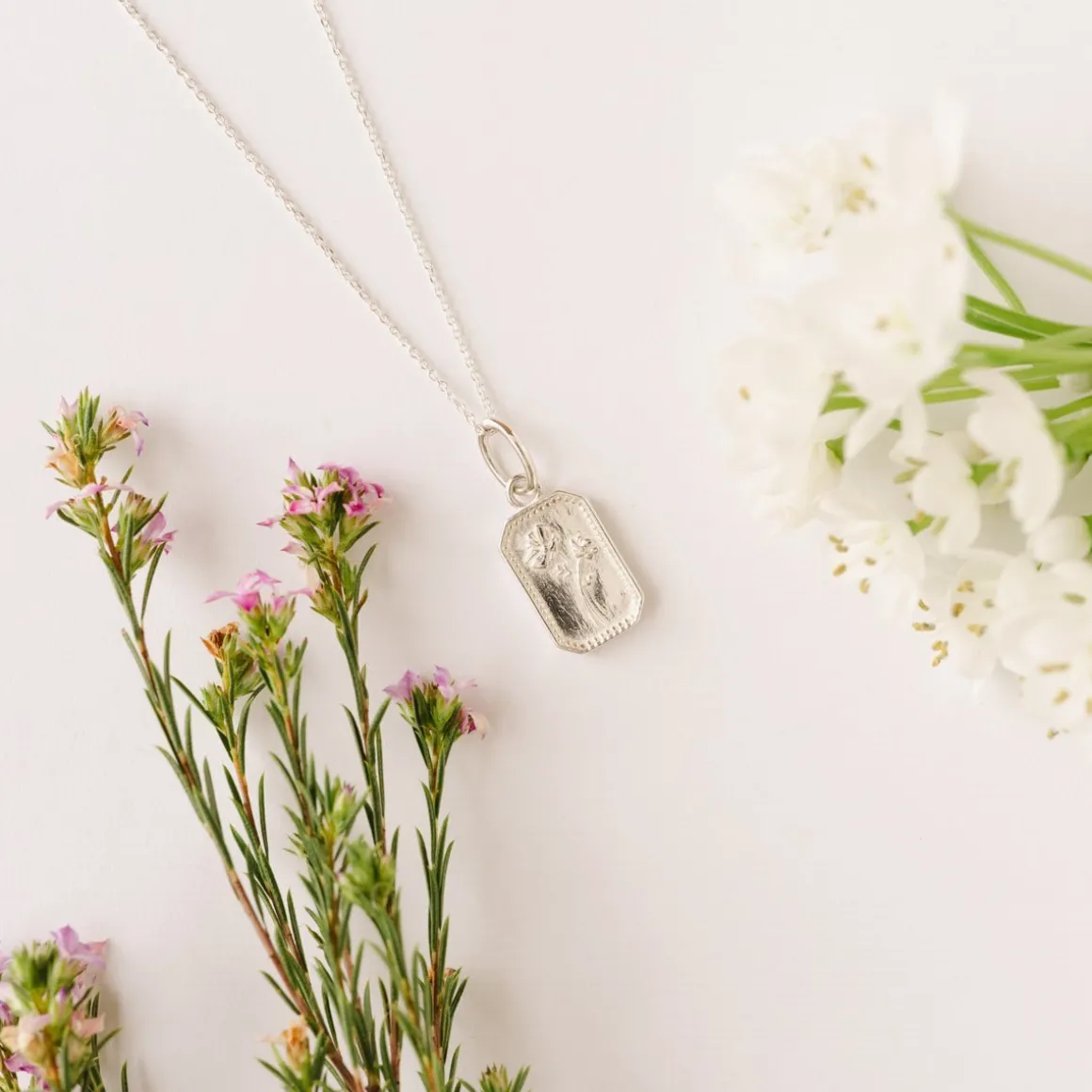 FRAICHE OCTOBER BIRTH FLOWER NECKLACE - COSMOS - SILVER