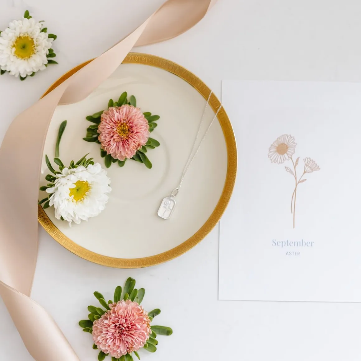 FRAICHE SEPTEMBER BIRTH FLOWER NECKLACE - ASTER - SILVER