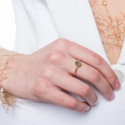 GRACE RING LABRADORITE & GOLD