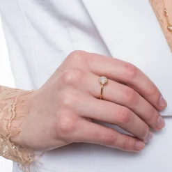 GRACE RING RAINBOW MOONSTONE & GOLD