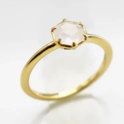 GRACE RING RAINBOW MOONSTONE & GOLD