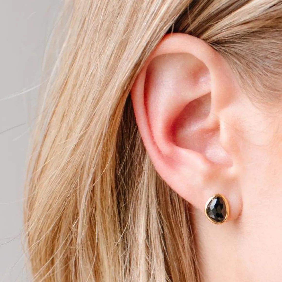 JOY STUDS - BLACK ONYX & GOLD