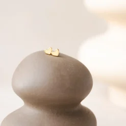 14K SOLID GOLD - TINY POISE HEART STUDS