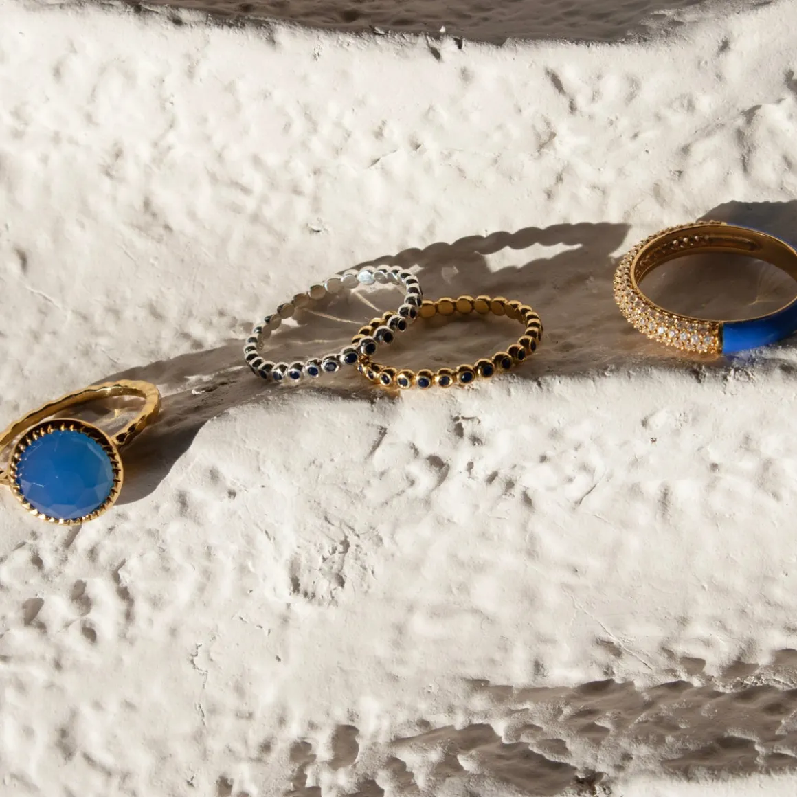 LOVE THIN DISK BAND - BLUE CUBIC ZIRCONIA