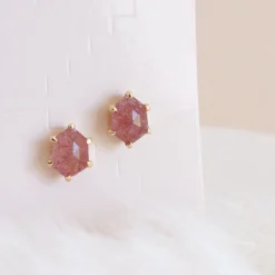 MINI HONOUR STUD EARRINGS - CRANBERRY QUARTZ & GOLD