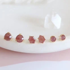 MINI HONOUR STUD EARRINGS - CRANBERRY QUARTZ & GOLD