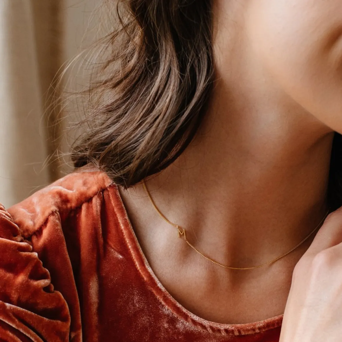 NOTABLE OFFSET INITIAL NECKLACE - I