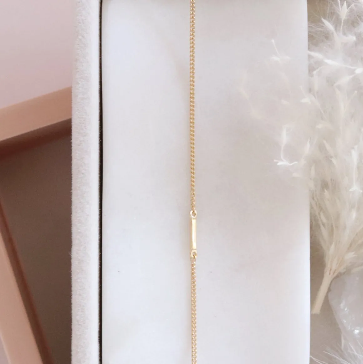 NOTABLE OFFSET INITIAL NECKLACE - I