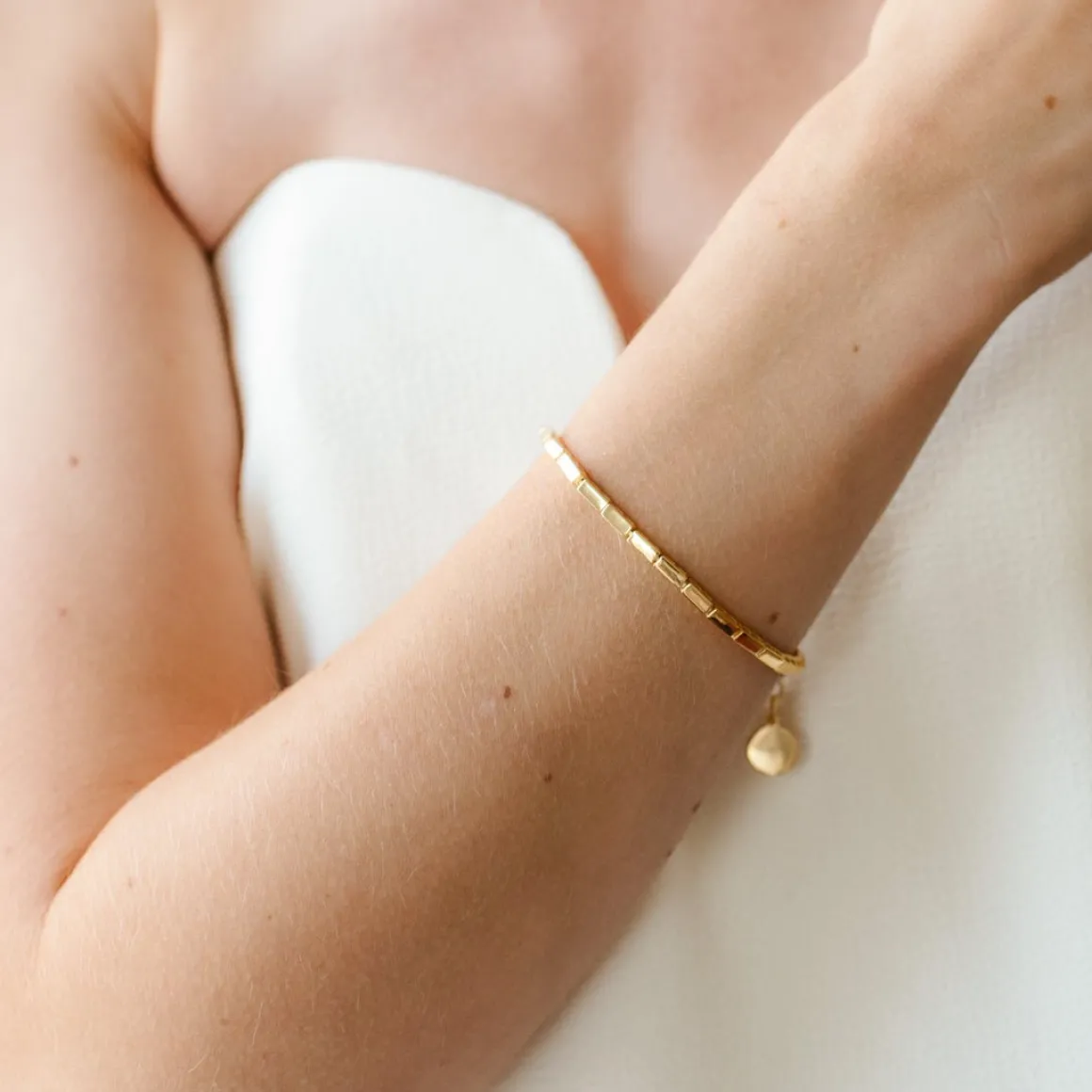 POISE BAR CHAIN BRACELET - GOLD