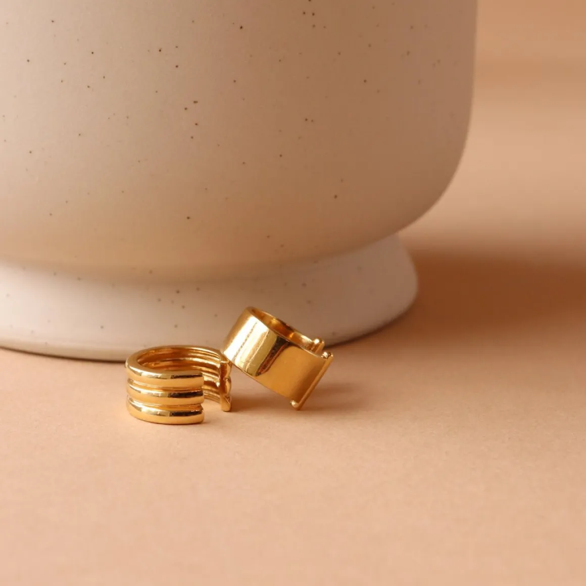 POISE CIGAR EAR CUFF - GOLD