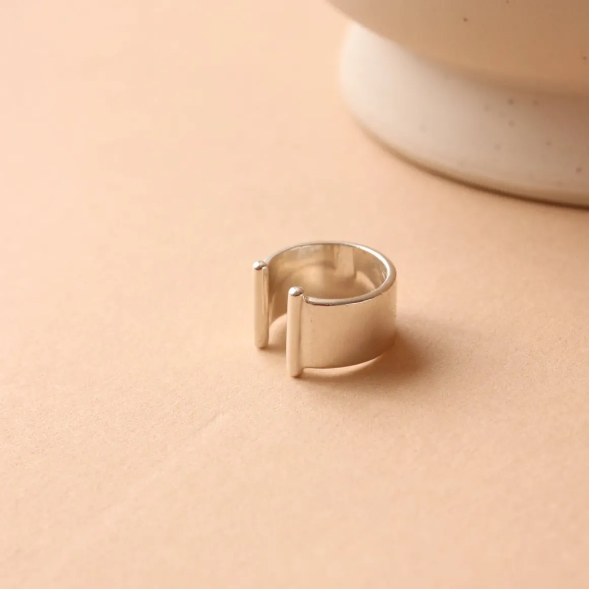 POISE CIGAR EAR CUFF - SILVER