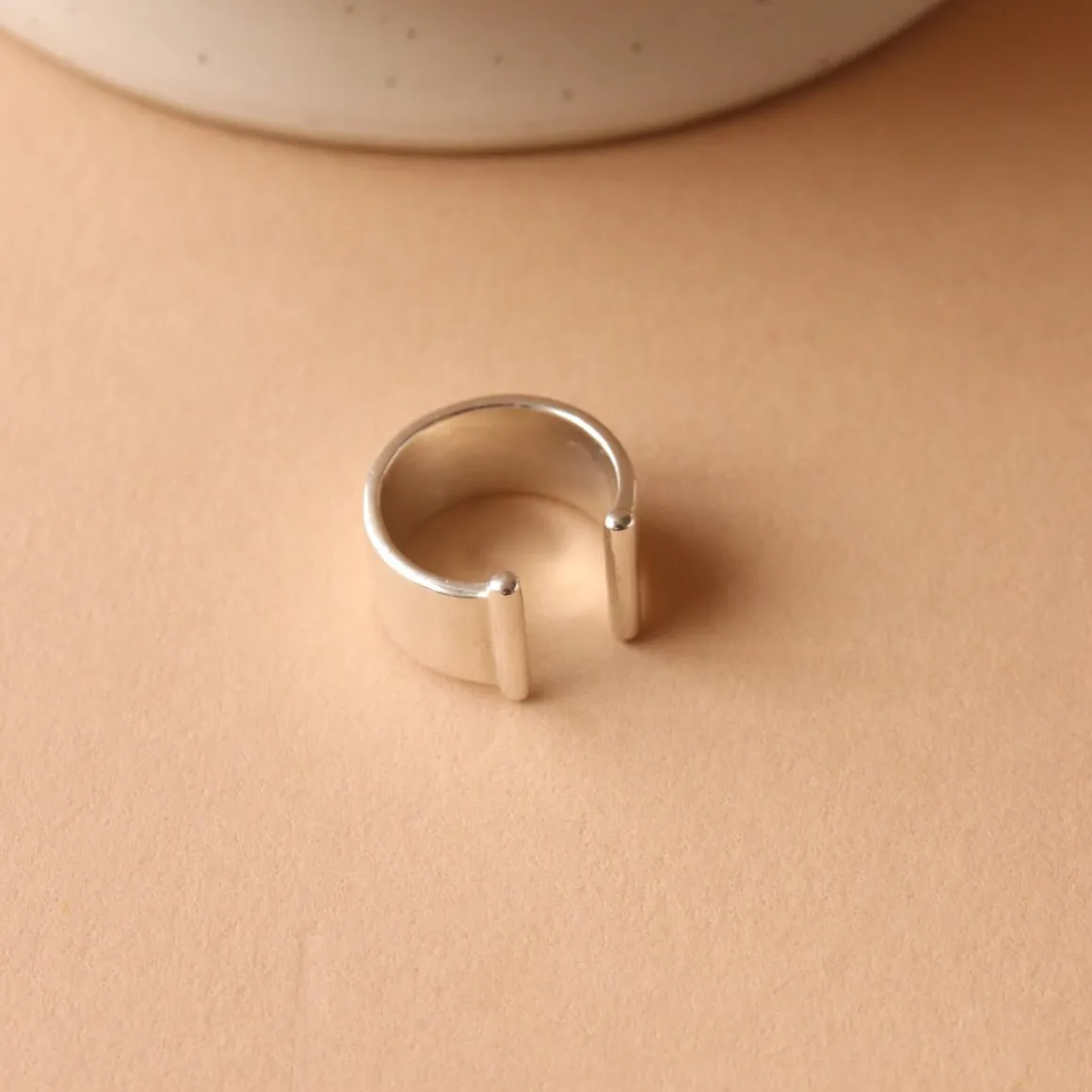 POISE CIGAR EAR CUFF - SILVER
