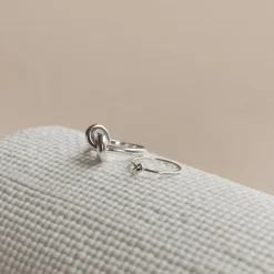 POISE KNOT COCKTAIL RING - SILVER