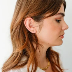 TINY POISE BAR STUDS - GOLD