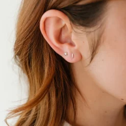 TINY POISE BAR STUDS - SILVER
