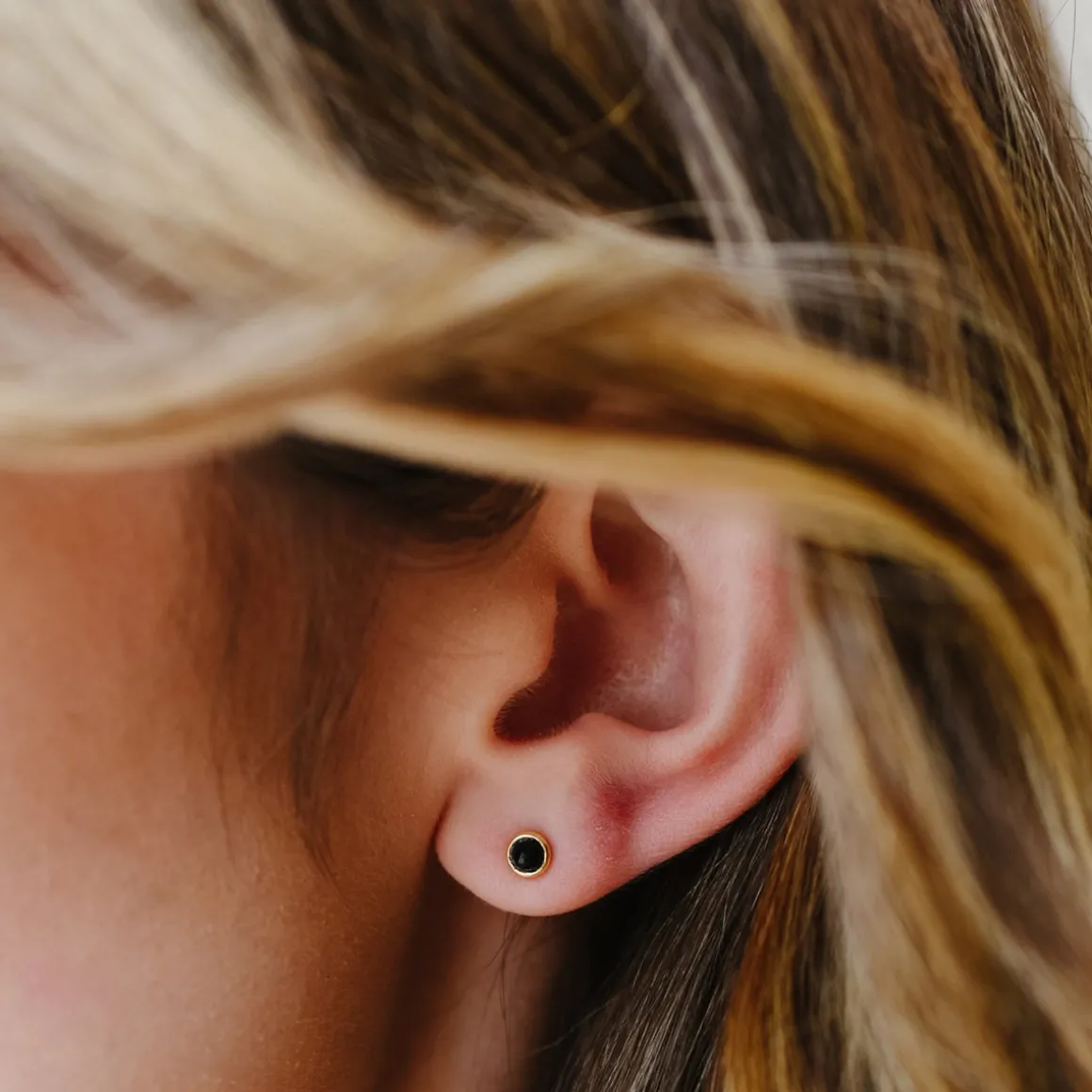 TINY PROTECT STUD EARRINGS - BLACK ONYX & GOLD