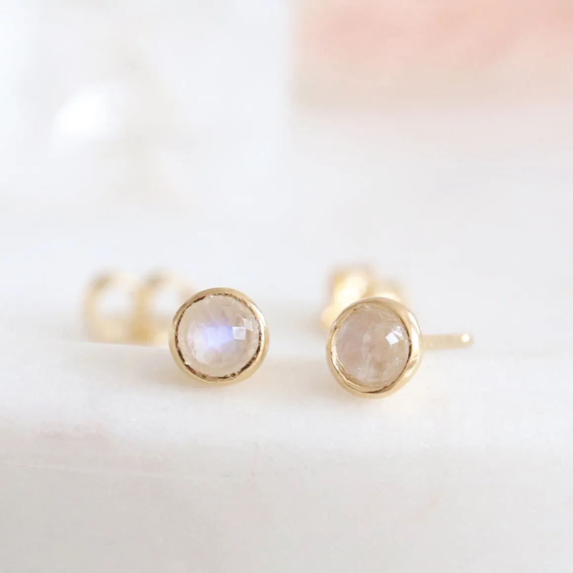 TINY PROTECT STUD EARRINGS - RAINBOW MOONSTONE & GOLD