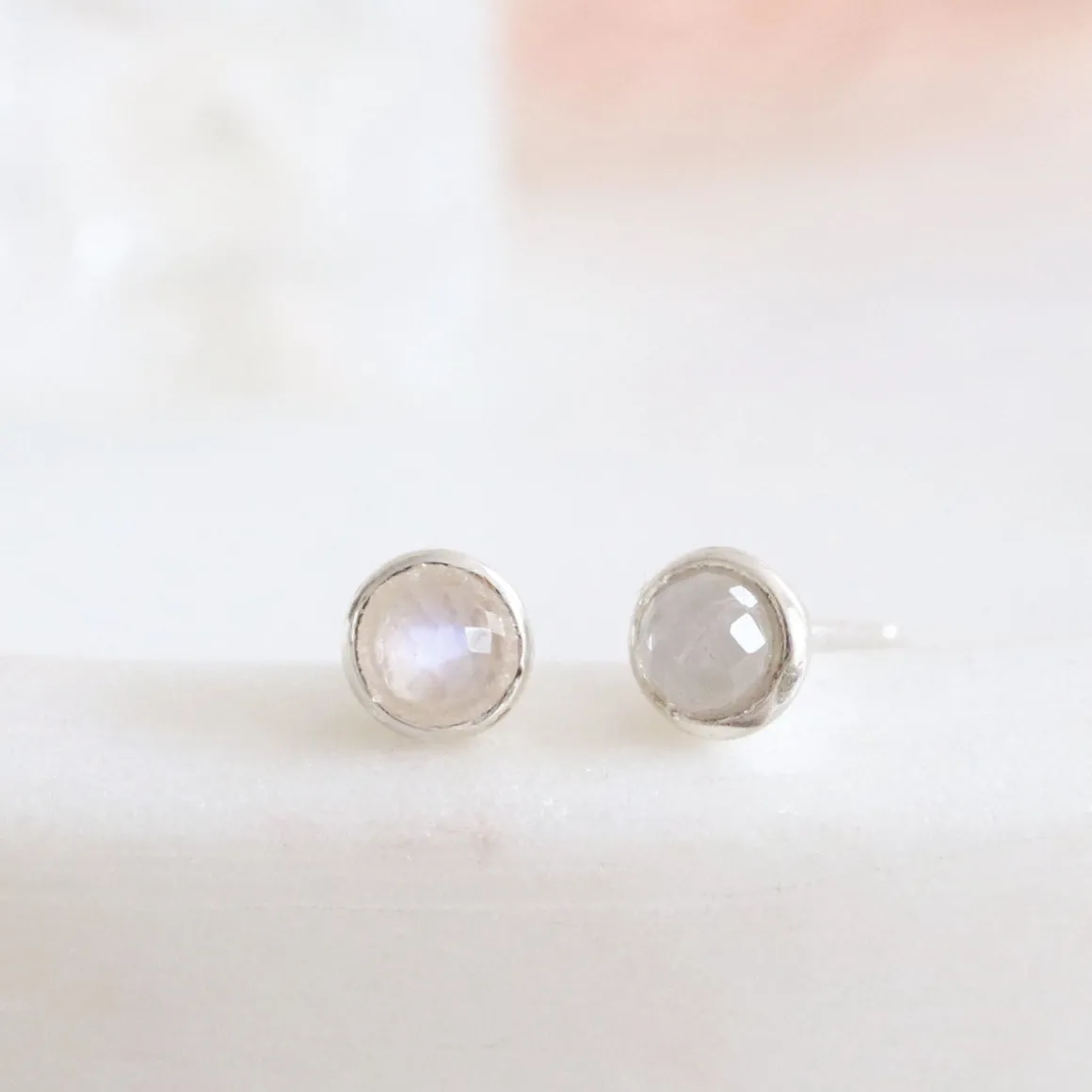TINY PROTECT STUD EARRINGS - RAINBOW MOONSTONE & SILVER