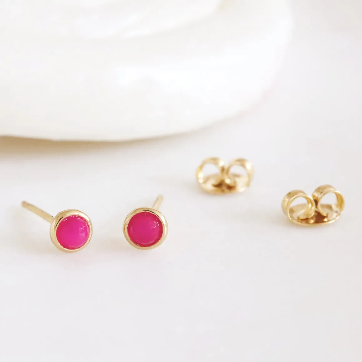 TINY PROTECT STUD EARRINGS - HOT PINK CHALCEDONY