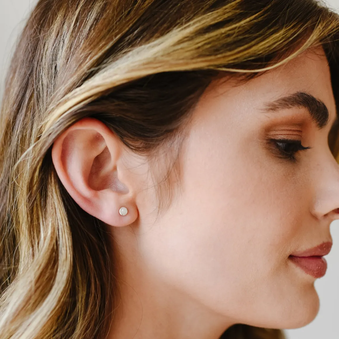 TINY PROTECT STUD EARRINGS - RAINBOW MOONSTONE & SILVER